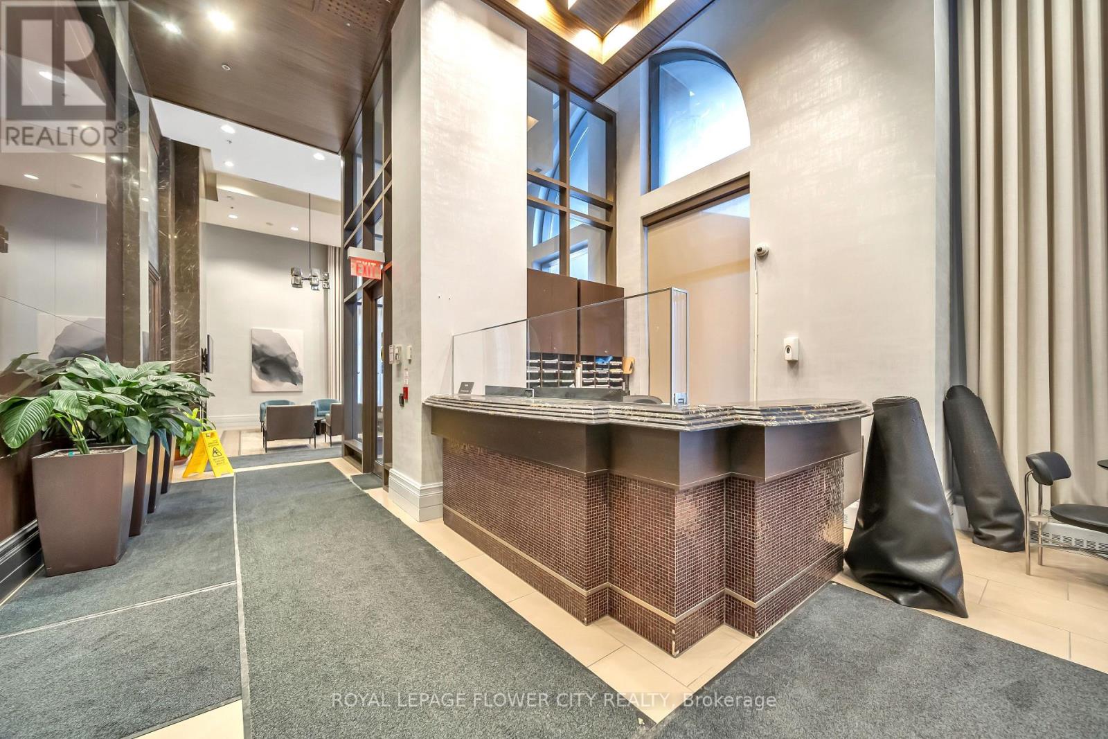 909 - 385 Prince Of Wales Dr Drive W, Mississauga, Ontario  L5B 0C6 - Photo 6 - W12753094