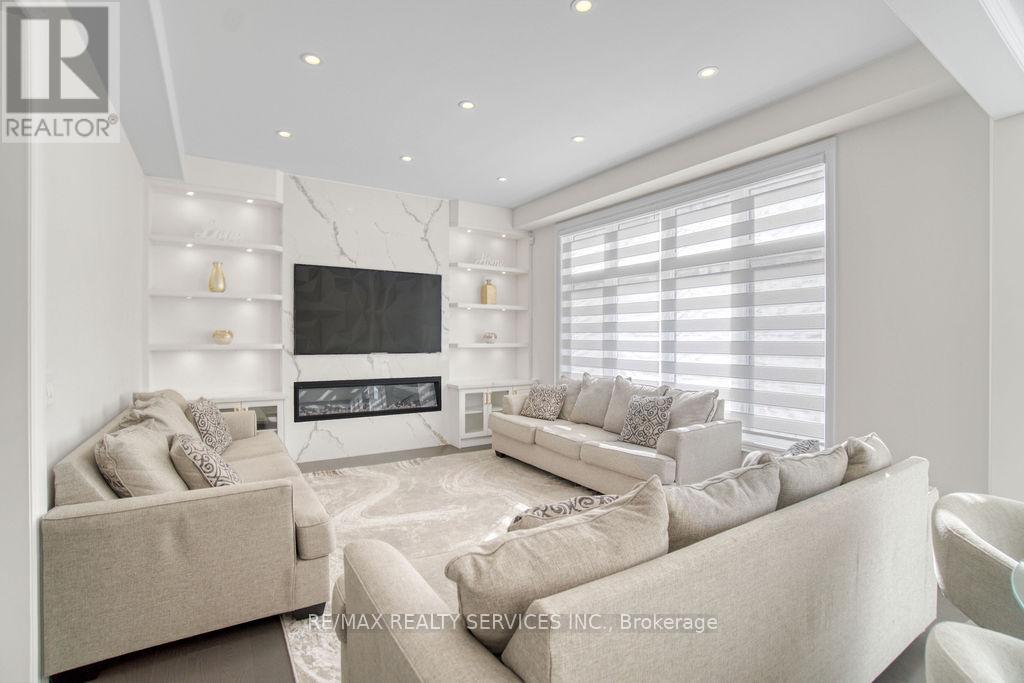 1252 Queens Plate Road, Oakville, Ontario  L6M 5M2 - Photo 17 - W12753134