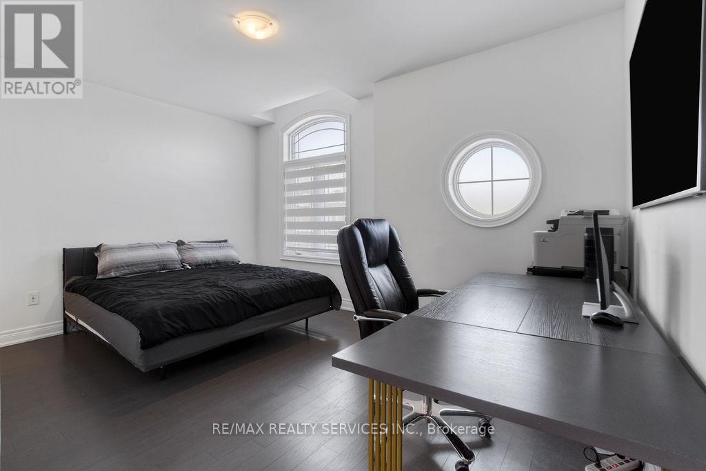 1252 Queens Plate Road, Oakville, Ontario  L6M 5M2 - Photo 21 - W12753134