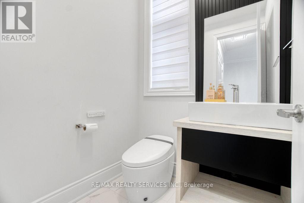 1252 Queens Plate Road, Oakville, Ontario  L6M 5M2 - Photo 6 - W12753134