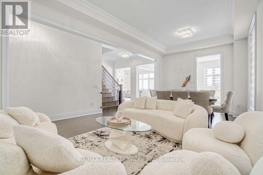 1252 Queens Plate Road, Oakville, Ontario  L6M 5M2 - Photo 8 - W12753134