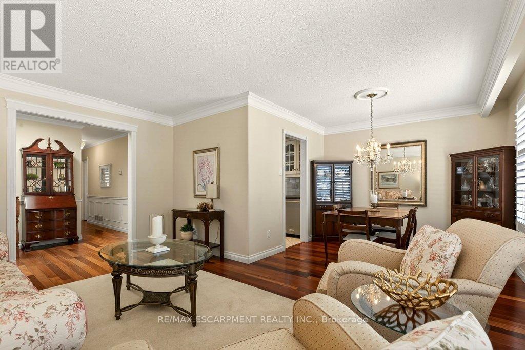 4017 Kingston Court, Burlington, Ontario  L7L 4Y4 - Photo 10 - W12753172