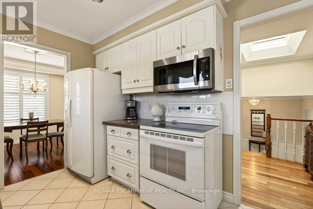 4017 Kingston Court, Burlington, Ontario  L7L 4Y4 - Photo 15 - W12753172