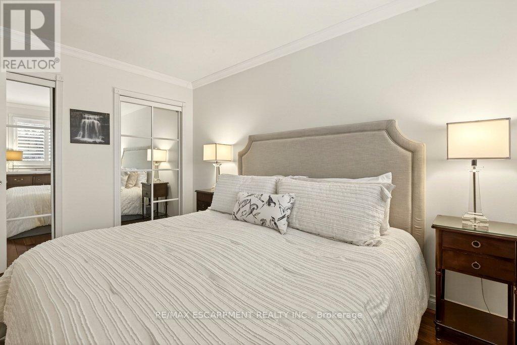 4017 Kingston Court, Burlington, Ontario  L7L 4Y4 - Photo 20 - W12753172