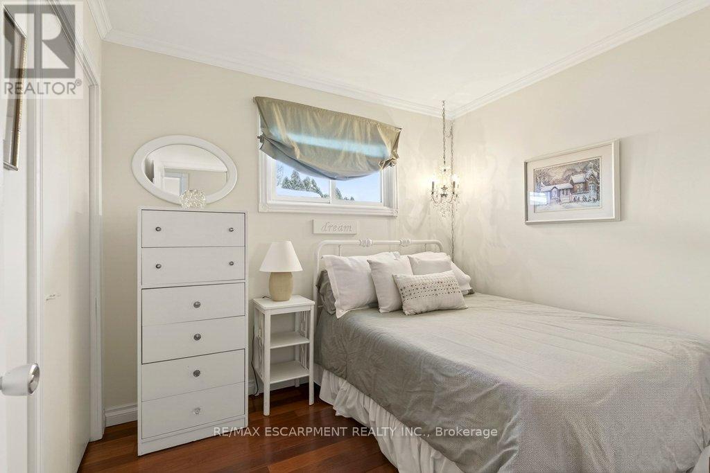 4017 Kingston Court, Burlington, Ontario  L7L 4Y4 - Photo 22 - W12753172