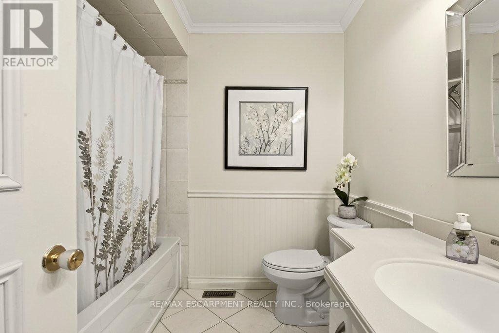 4017 Kingston Court, Burlington, Ontario  L7L 4Y4 - Photo 27 - W12753172