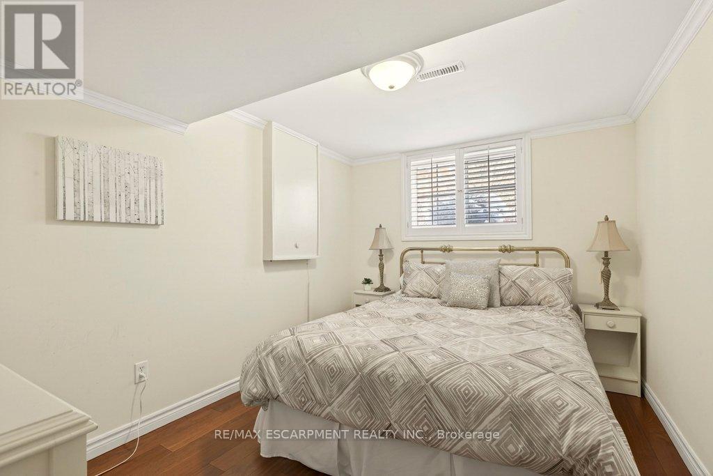 4017 Kingston Court, Burlington, Ontario  L7L 4Y4 - Photo 32 - W12753172