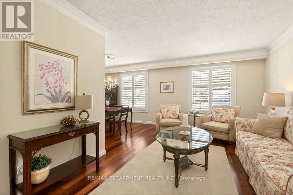 4017 Kingston Court, Burlington, Ontario  L7L 4Y4 - Photo 7 - W12753172