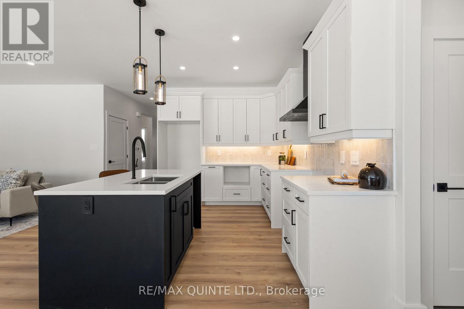 8 Deerview Drive, Quinte West, Ontario  K8V 0L8 - Photo 20 - X12753292