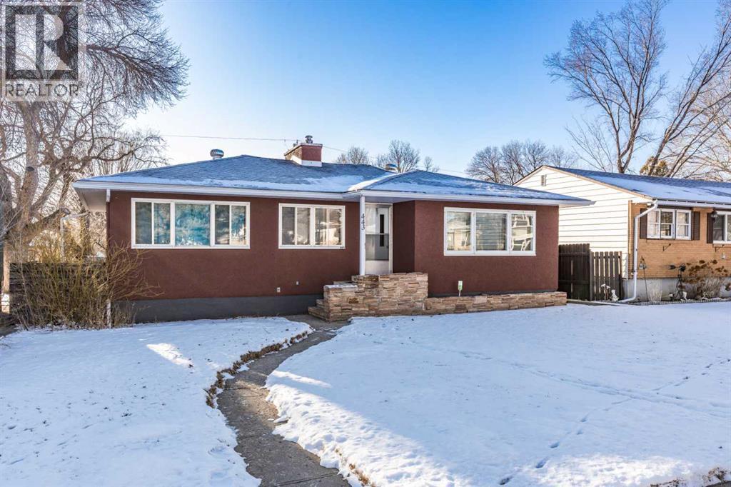 443 11 Street Sw, Medicine Hat, Alberta  T1A 4S8 - Photo 2 - A2278216