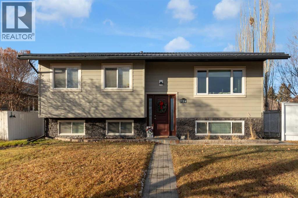 724 Mapleton Drive SE, Calgary, Alberta