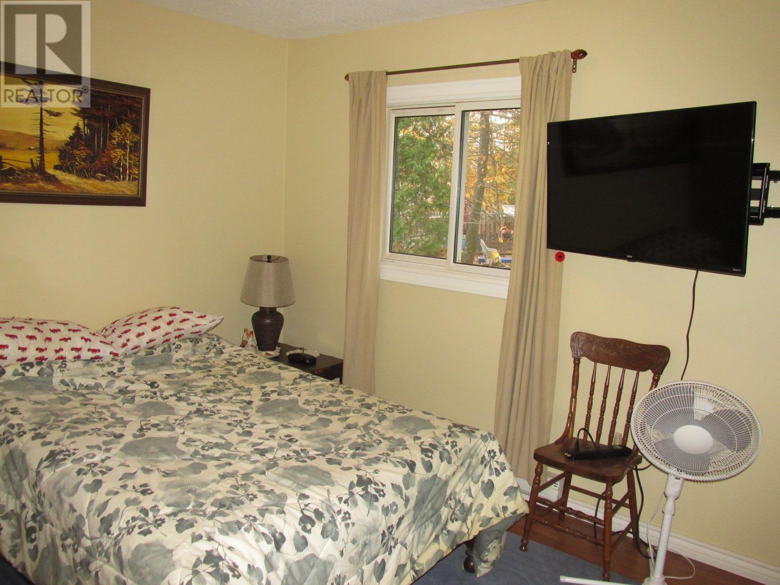 36 Beckett Blvd, Elliot Lake, Ontario  P5A 3P7 - Photo 9 - SM260221