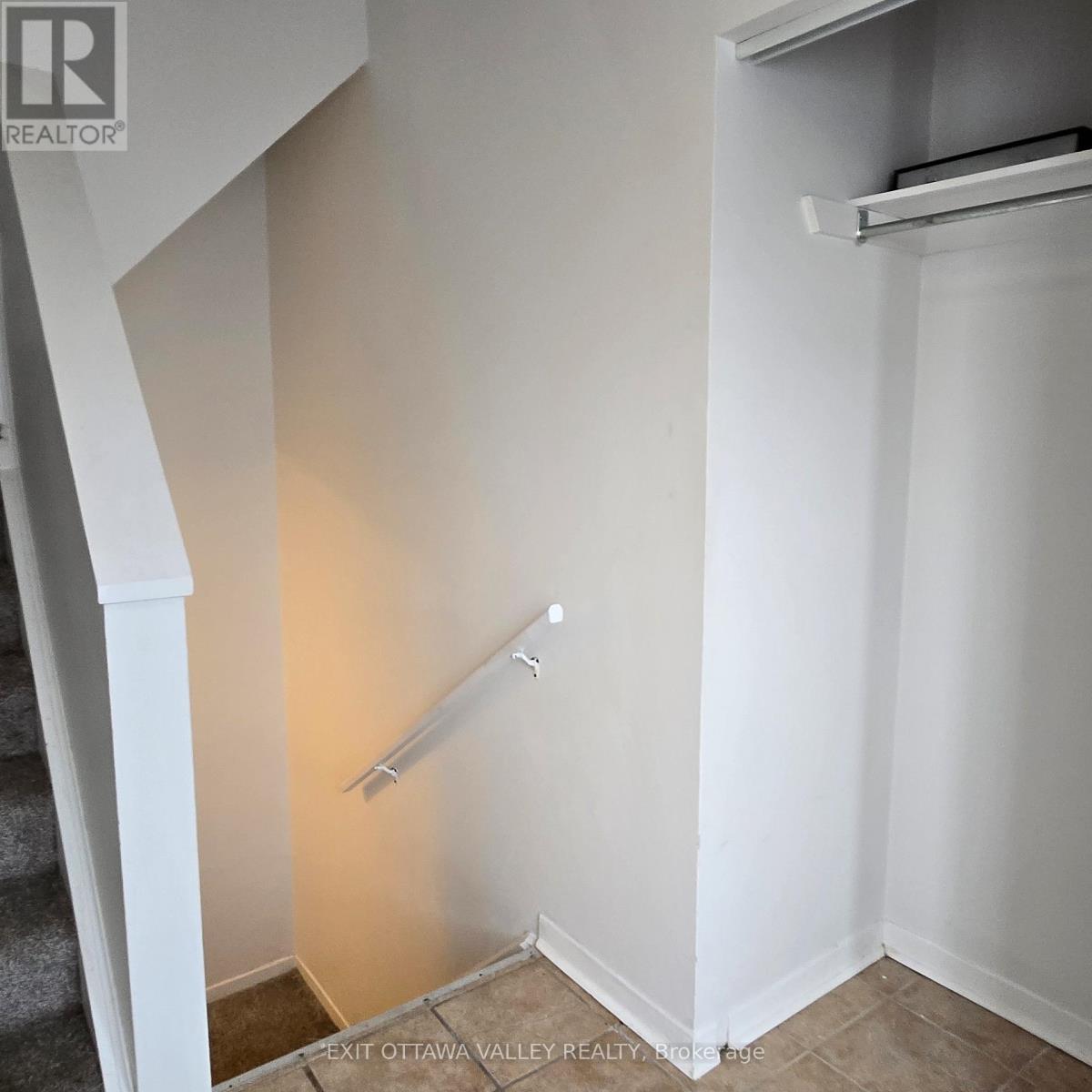 3 - 10 Charles Street, Arnprior, Ontario  K7S 1A7 - Photo 6 - X12753354