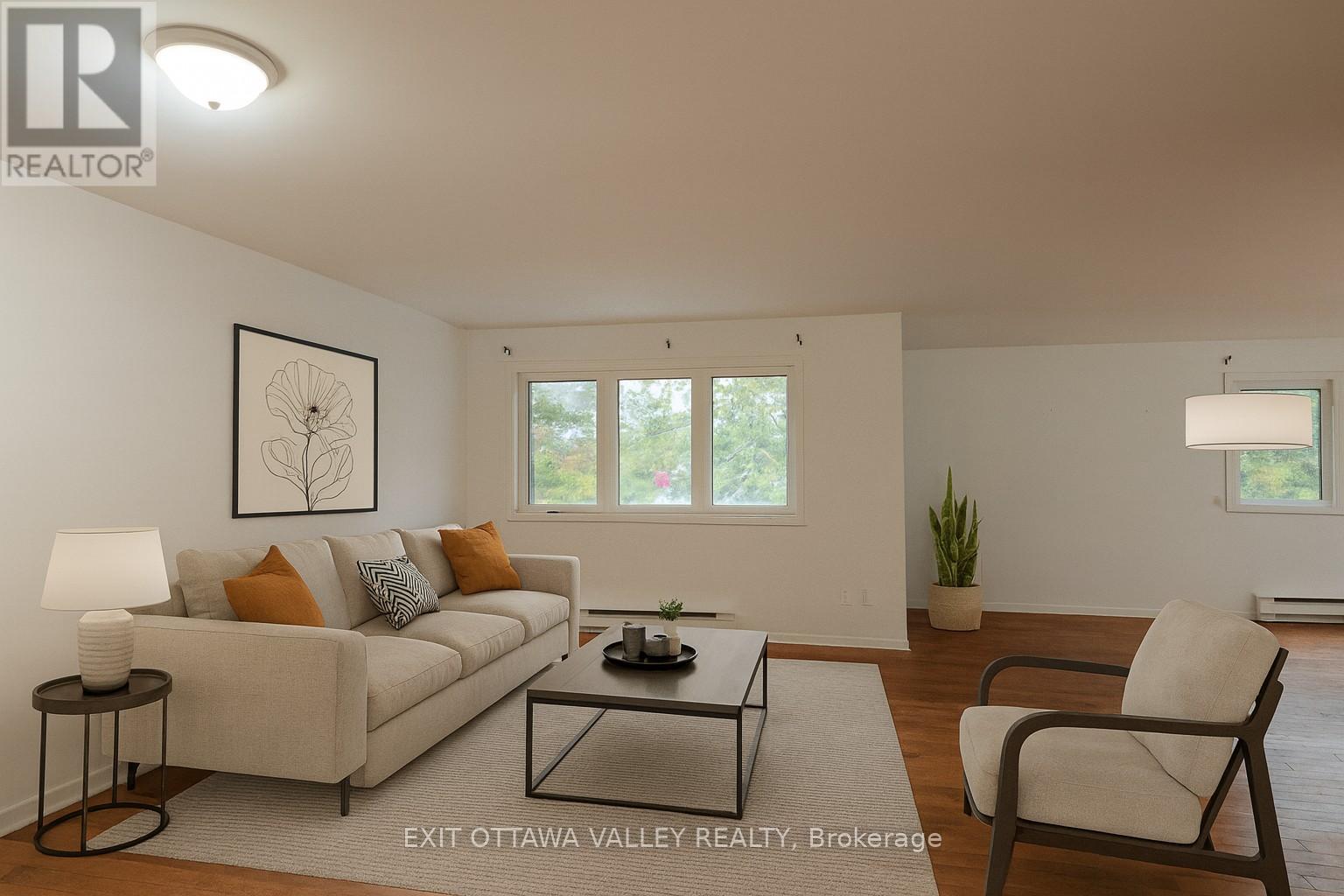 3 - 10 Charles Street, Arnprior, Ontario  K7S 1A7 - Photo 8 - X12753354