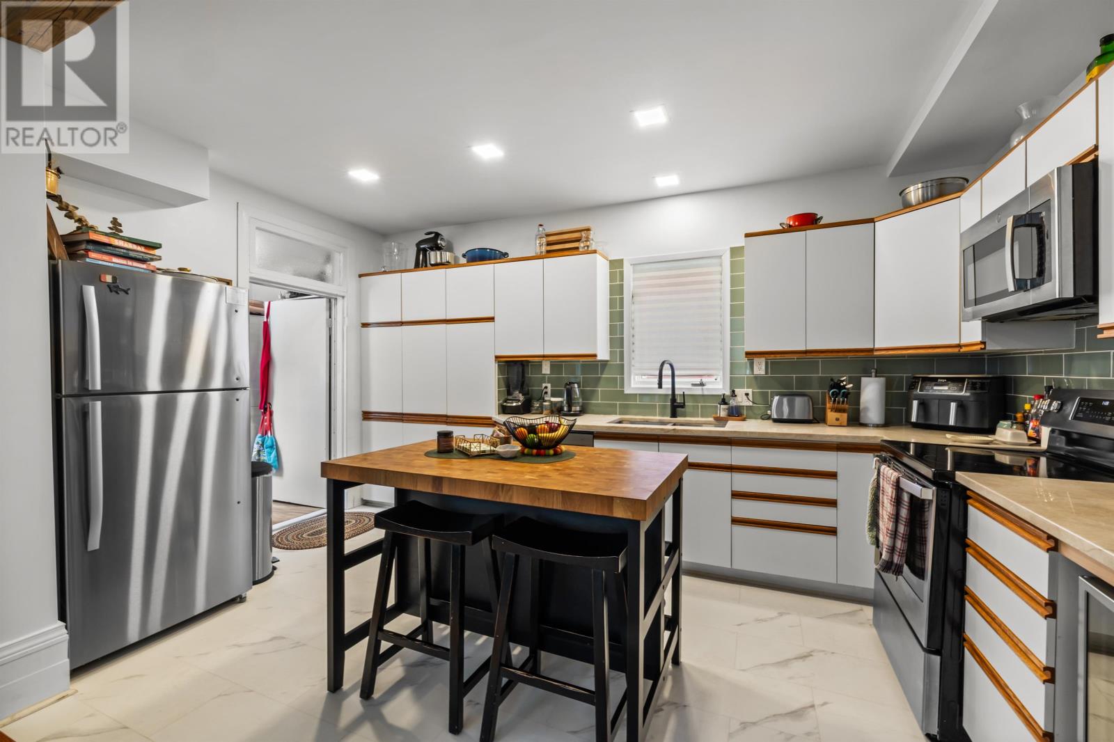 67 Hillsborough Street, Charlottetown, Prince Edward Island C1A 4W3 - Photo 12 - 202602002