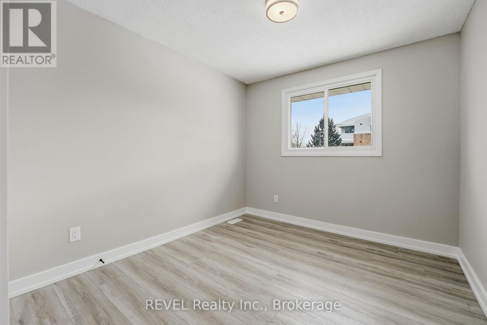 8230 Westwood Street, Niagara Falls, Ontario  L2H 1Y4 - Photo 17 - X12753334