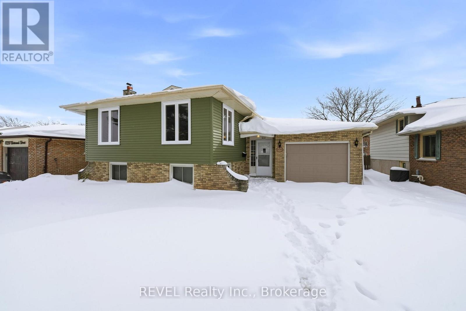 8230 Westwood Street, Niagara Falls, Ontario  L2H 1Y4 - Photo 2 - X12753334