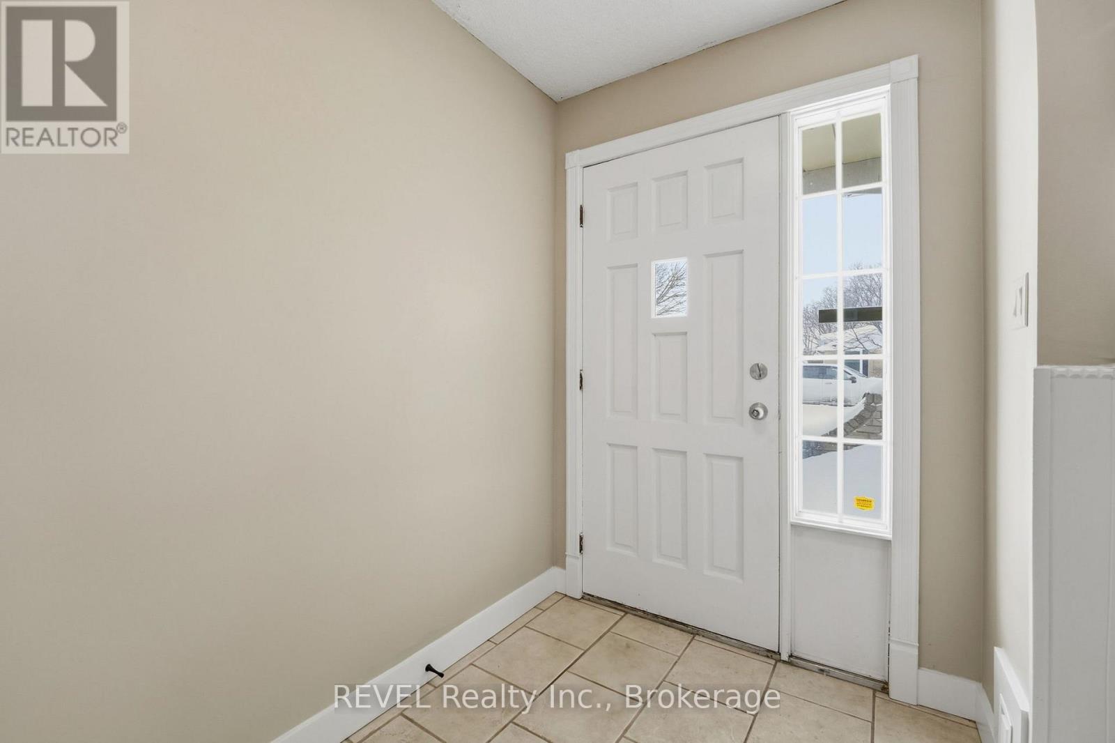 8230 Westwood Street, Niagara Falls, Ontario  L2H 1Y4 - Photo 4 - X12753334