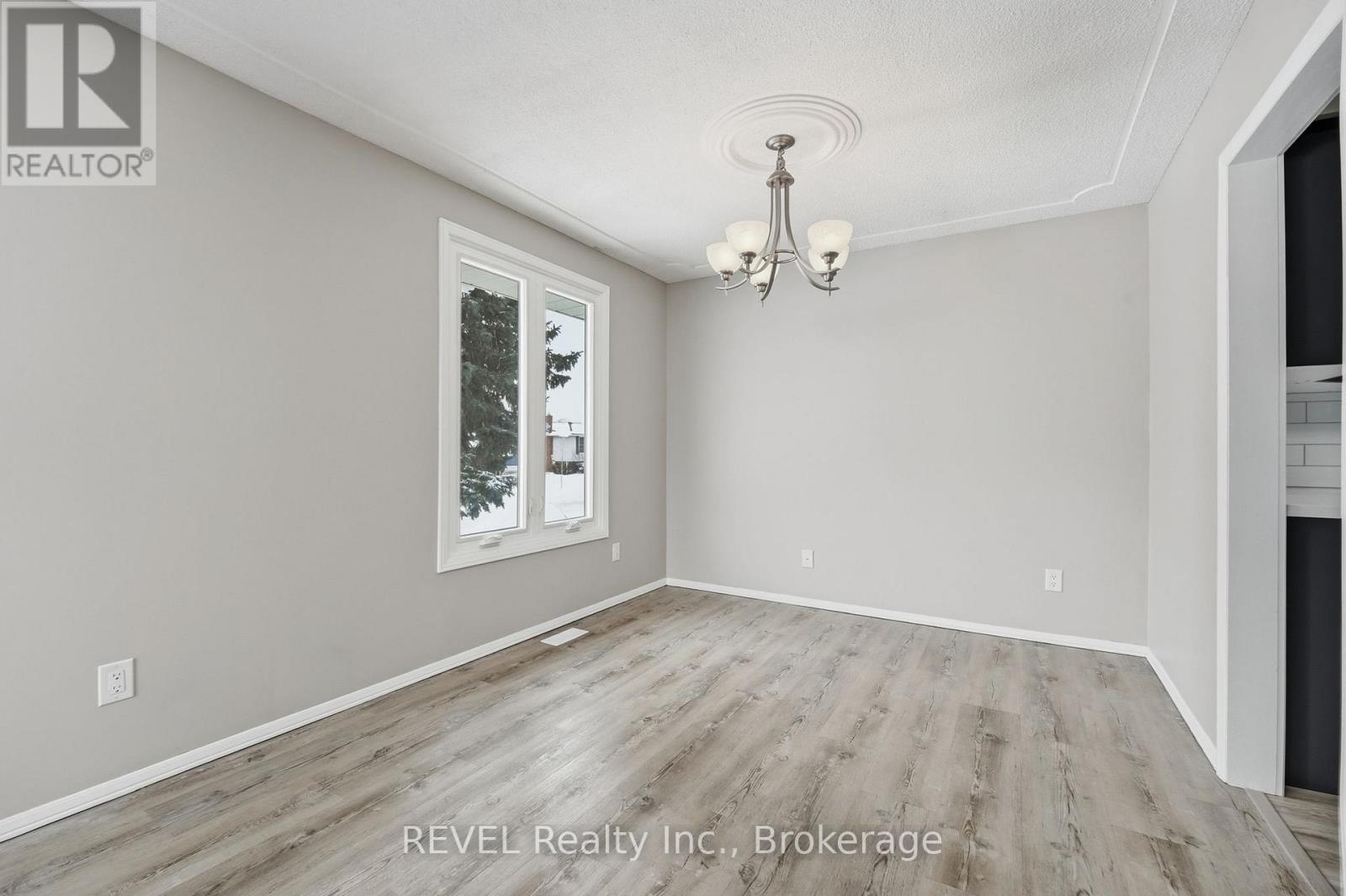 8230 Westwood Street, Niagara Falls, Ontario  L2H 1Y4 - Photo 8 - X12753334