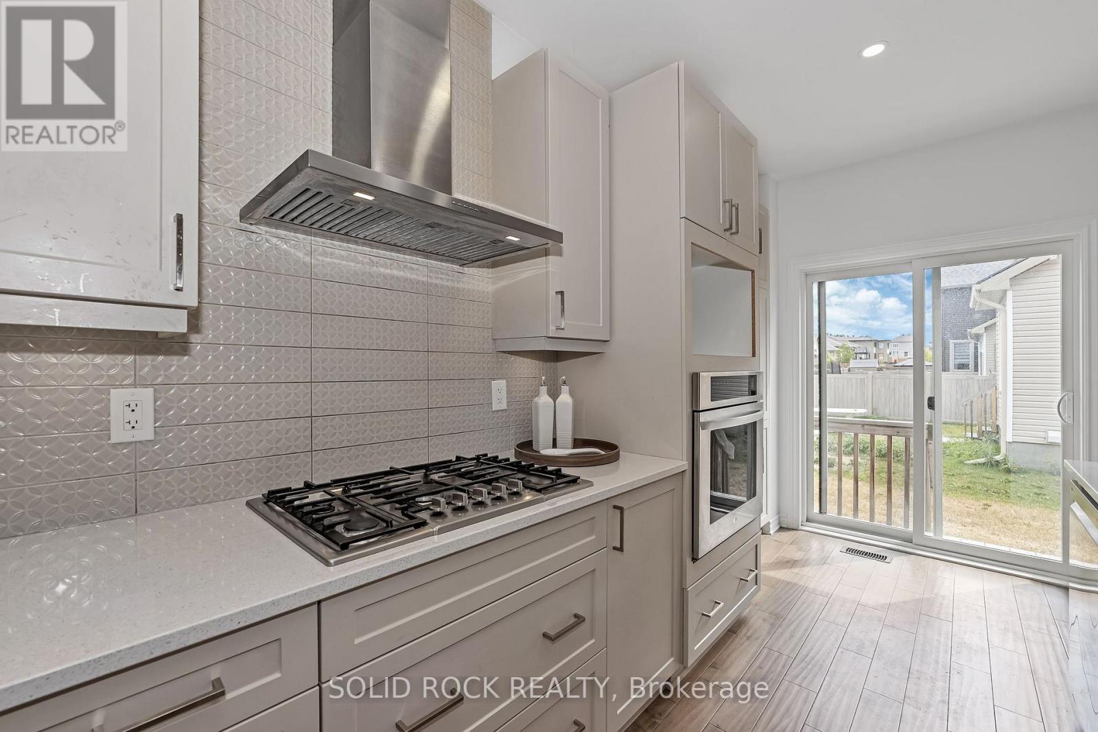 149 Minikan Street, Ottawa, Ontario  K1X 0E5 - Photo 13 - X12381381