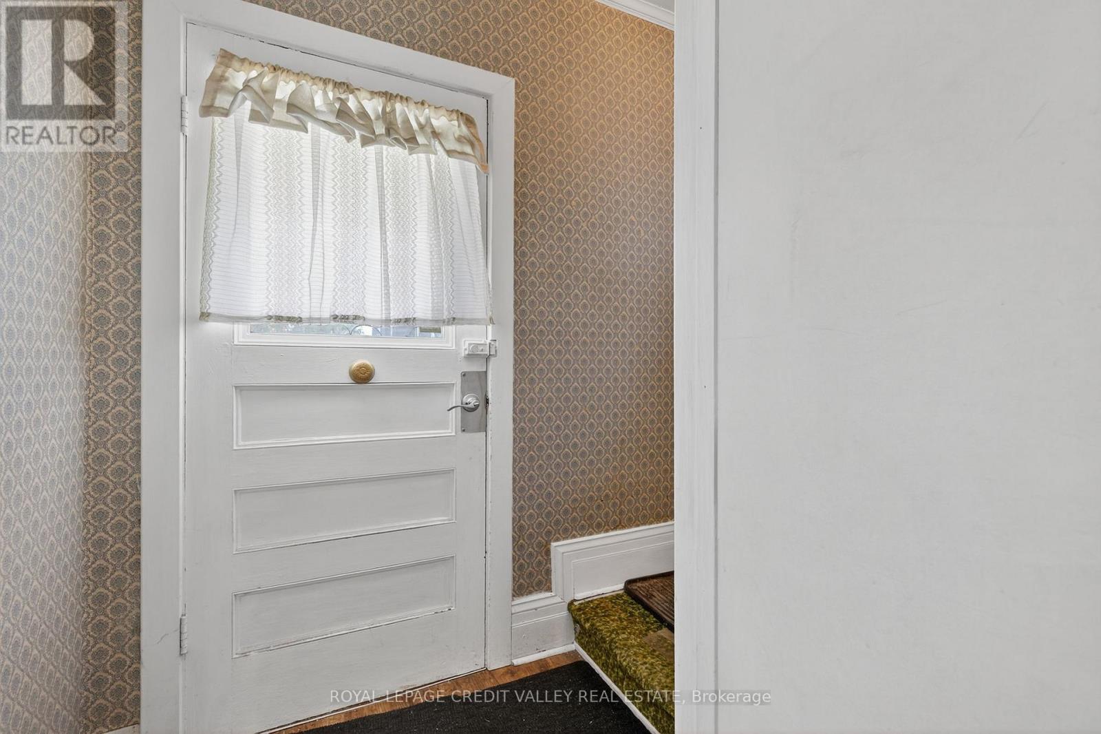 34 Joseph Street, Brampton, Ontario  L6X 1H6 - Photo 8 - W12436248