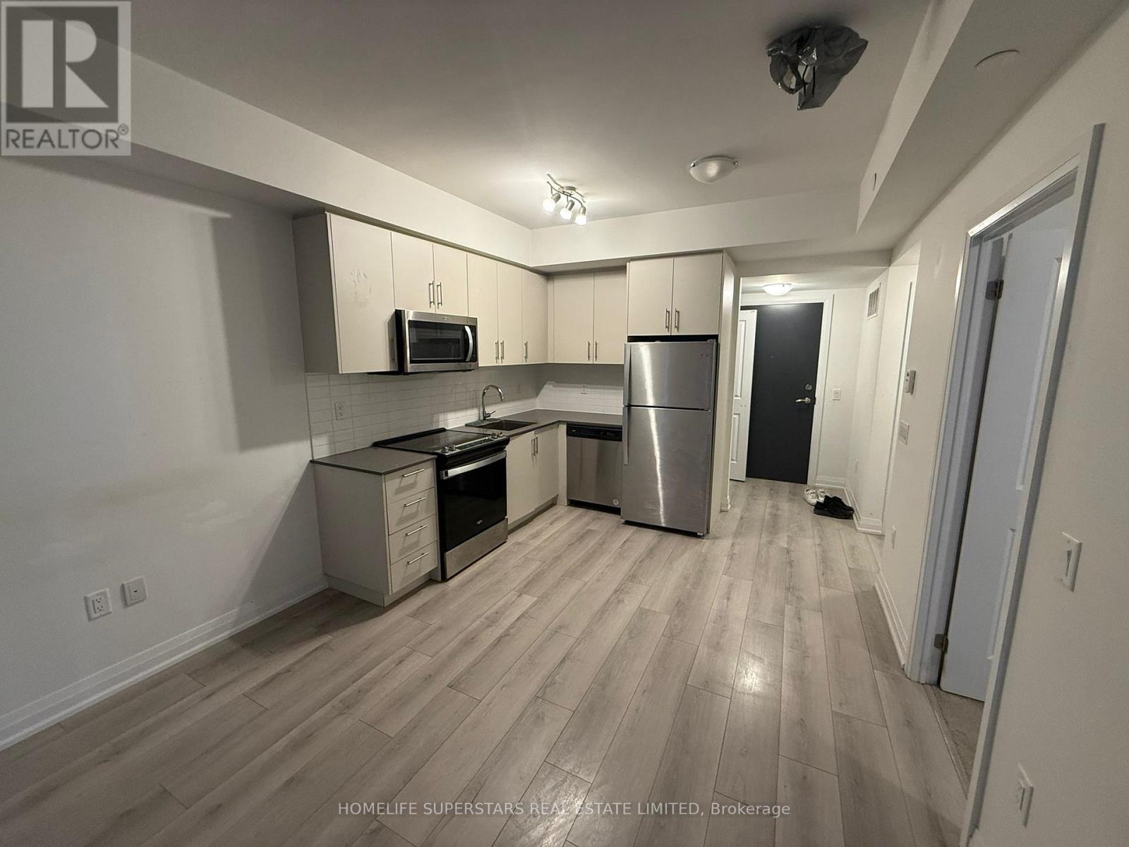 137 - 85 Attmar Drive N, Brampton, Ontario  L6P 0Y6 - Photo 4 - W12751462