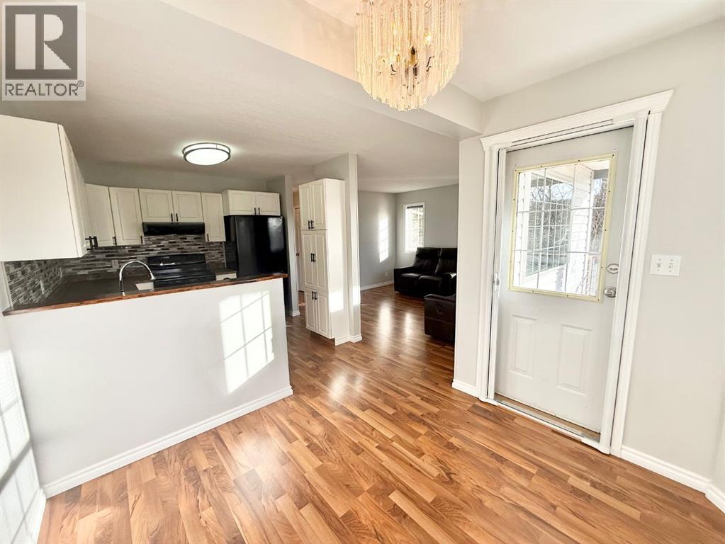 106 Reimer Drive, Hinton, Alberta  T7V 1K1 - Photo 12 - A2279777