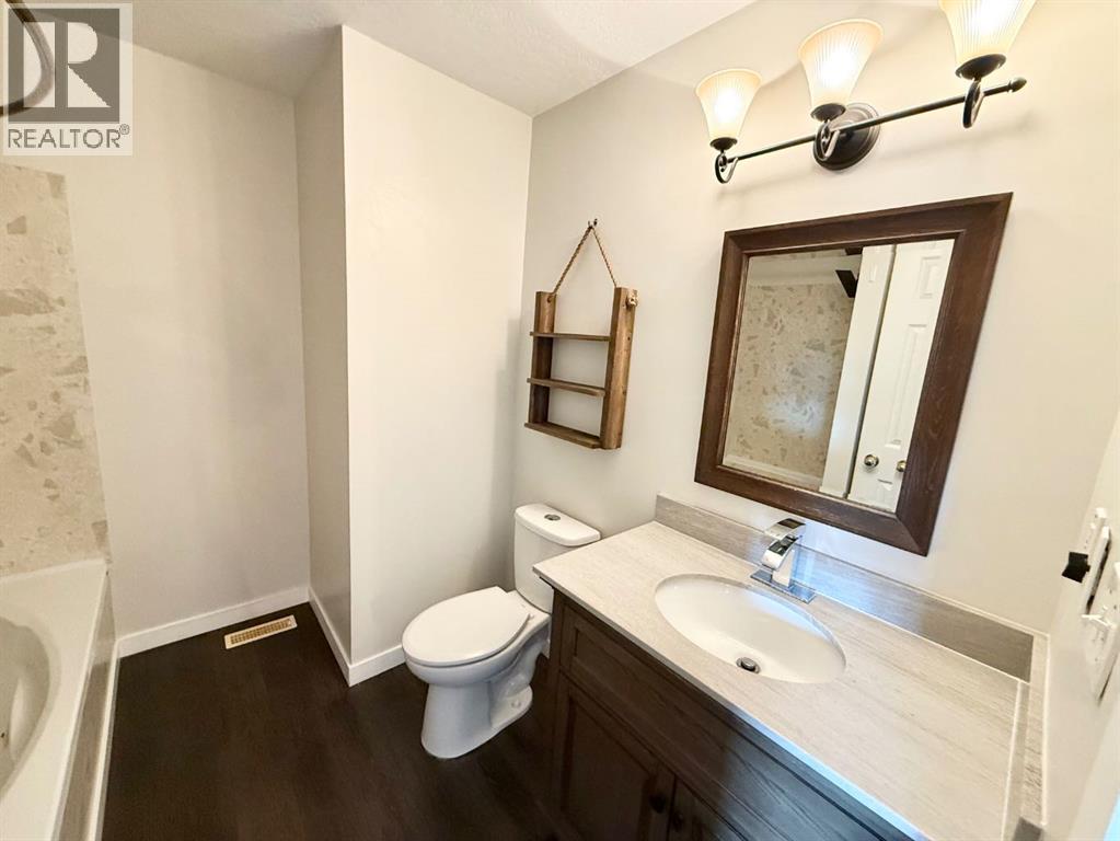 106 Reimer Drive, Hinton, Alberta  T7V 1K1 - Photo 18 - A2279777