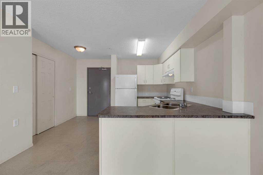 219, 80a Kelloway Crescent, Red Deer, Alberta  T4P 4G7 - Photo 4 - A2275111