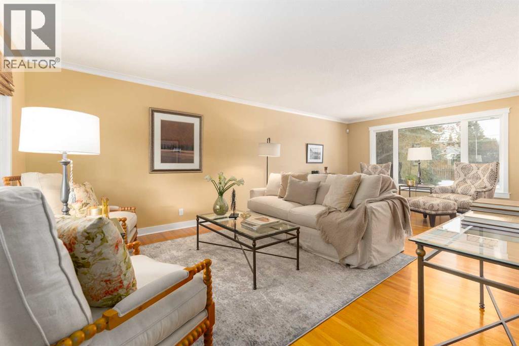 6701 Laird Court Sw, Calgary, Alberta  T3E 6G2 - Photo 9 - A2281673