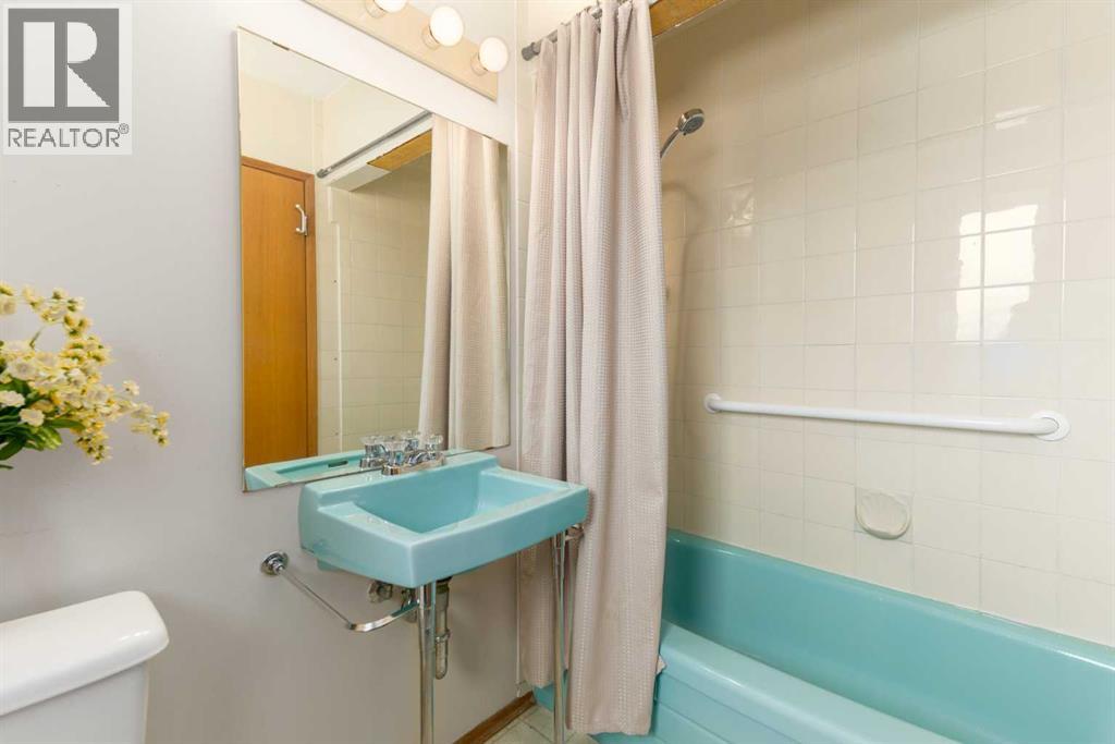 6701 Laird Court Sw, Calgary, Alberta  T3E 6G2 - Photo 37 - A2281673