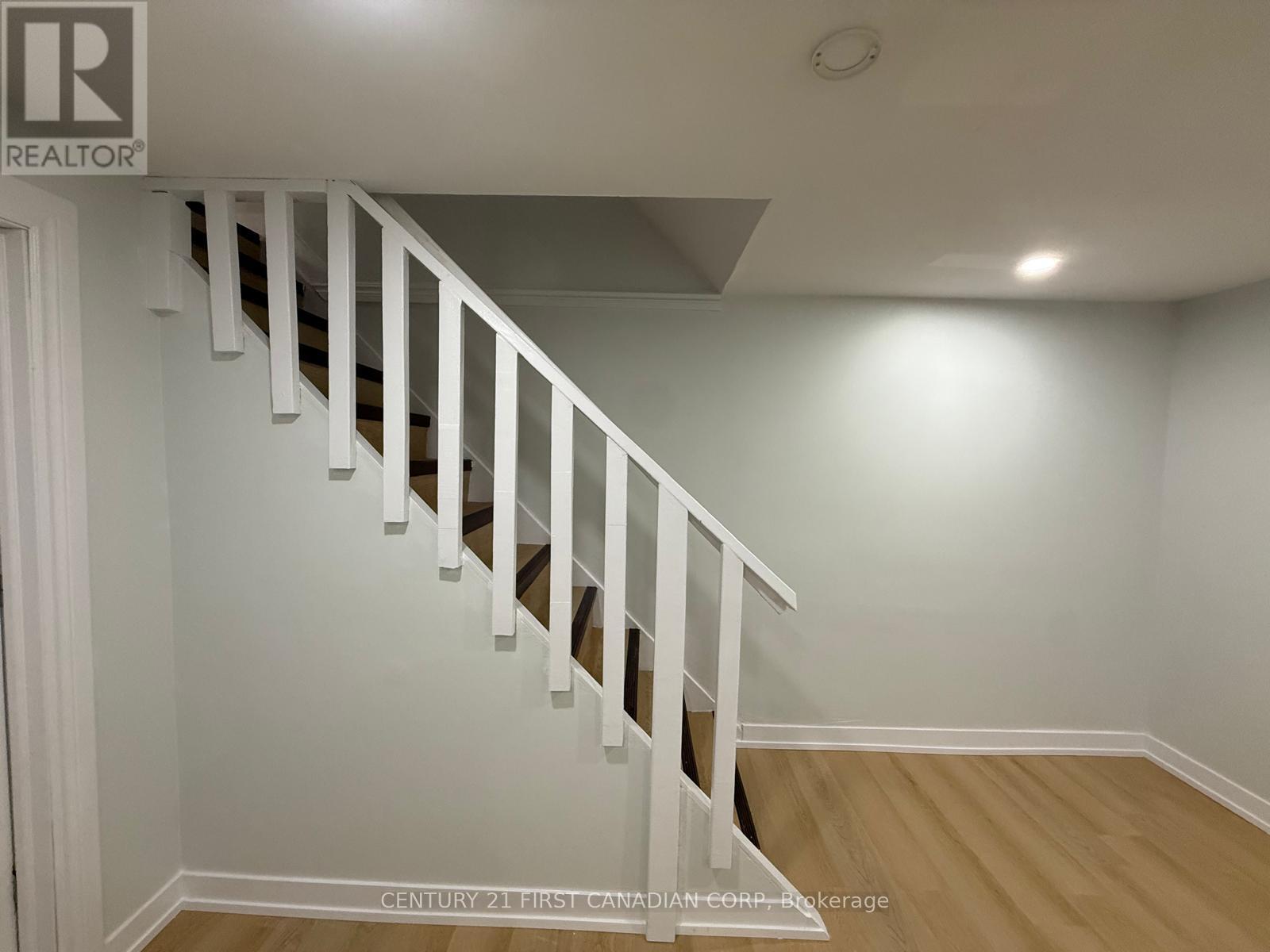 21 Vincent Crescent, London South, Ontario  N6C 4X9 - Photo 11 - X12744790