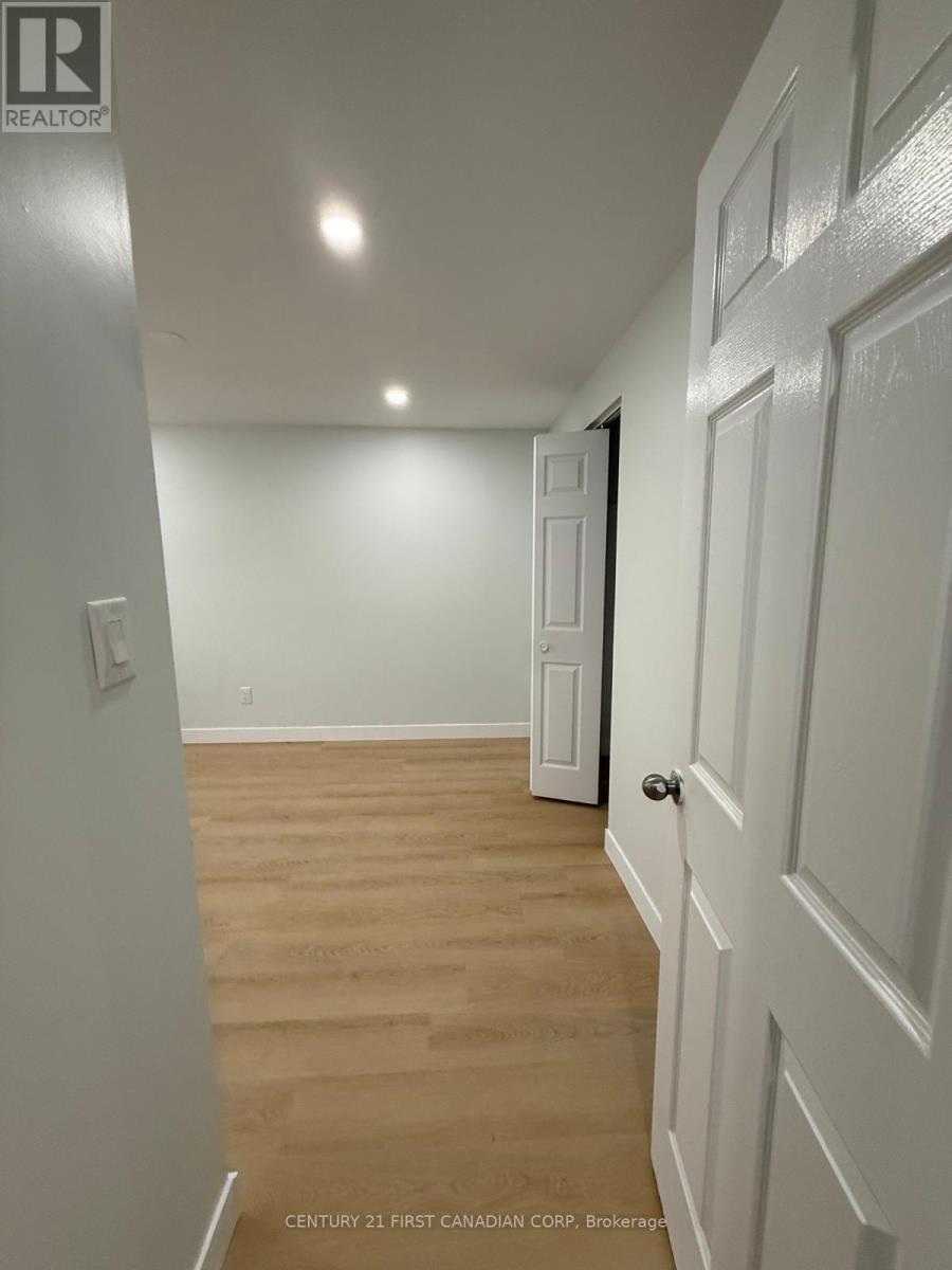 21 Vincent Crescent, London South, Ontario  N6C 4X9 - Photo 21 - X12744790