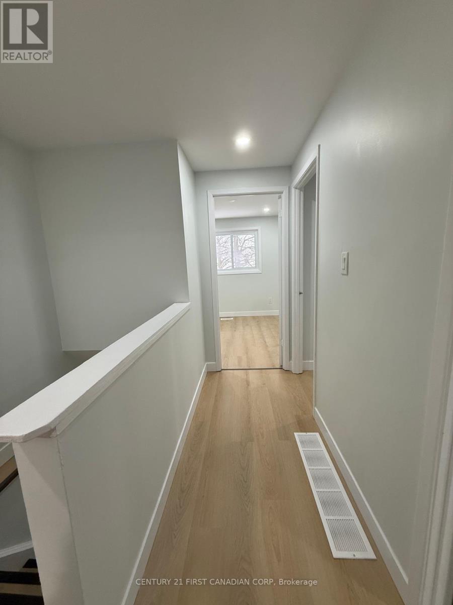 21 Vincent Crescent, London South, Ontario  N6C 4X9 - Photo 7 - X12744790