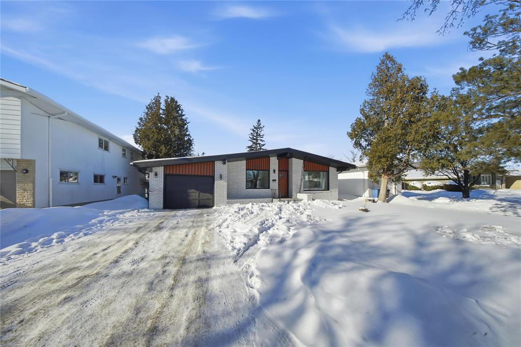 1054 Sinclair Street, Winnipeg, Manitoba  R2V 2Y5 - Photo 3 - 202601874