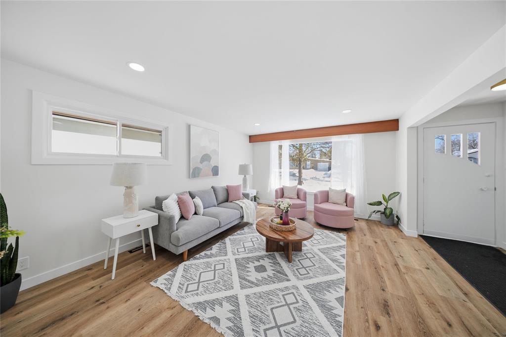 1054 Sinclair Street, Winnipeg, Manitoba  R2V 2Y5 - Photo 8 - 202601874