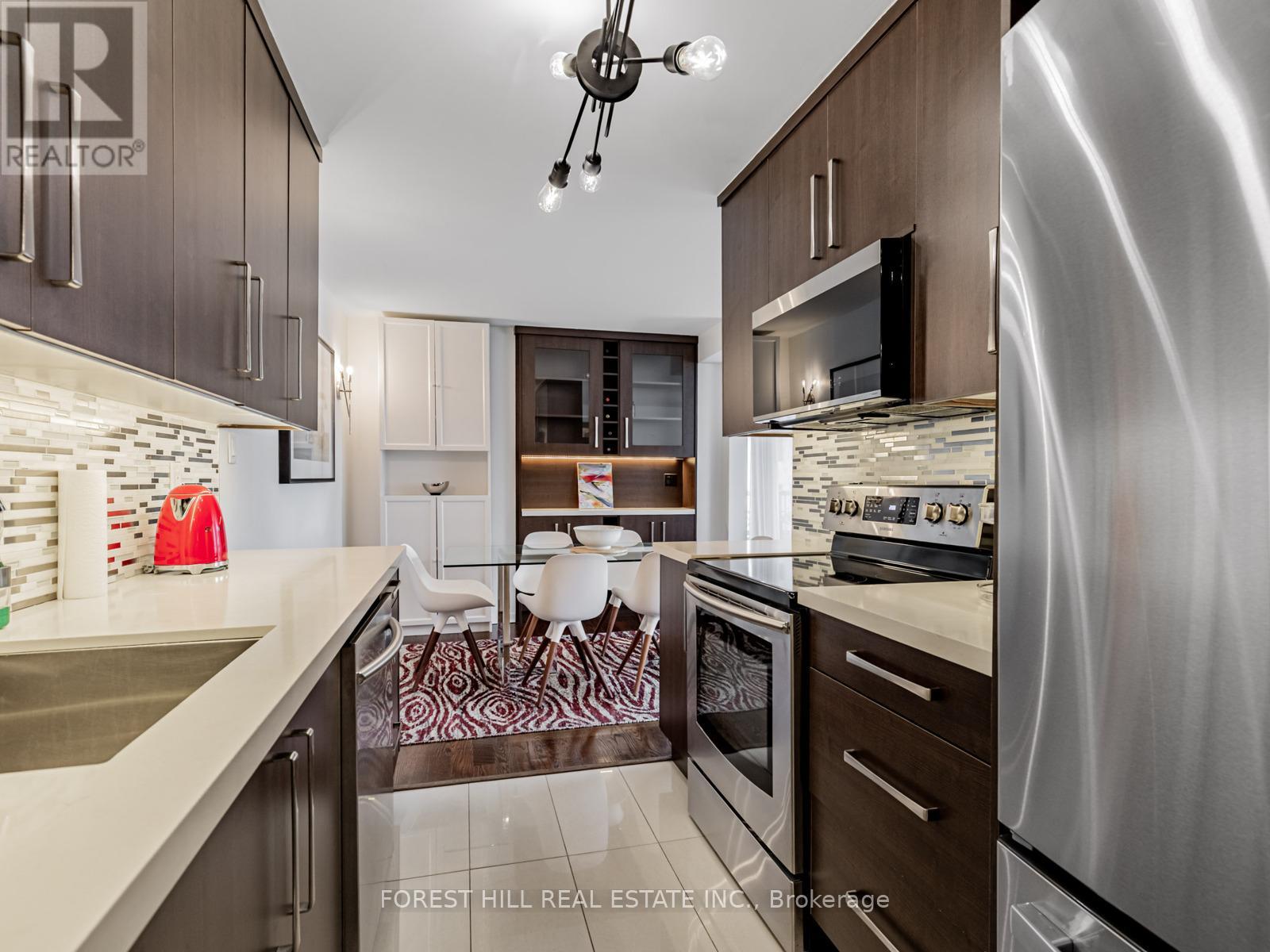 902 - 47 St Clair Avenue W, Toronto, Ontario  M4V 3A5 - Photo 10 - C12753224