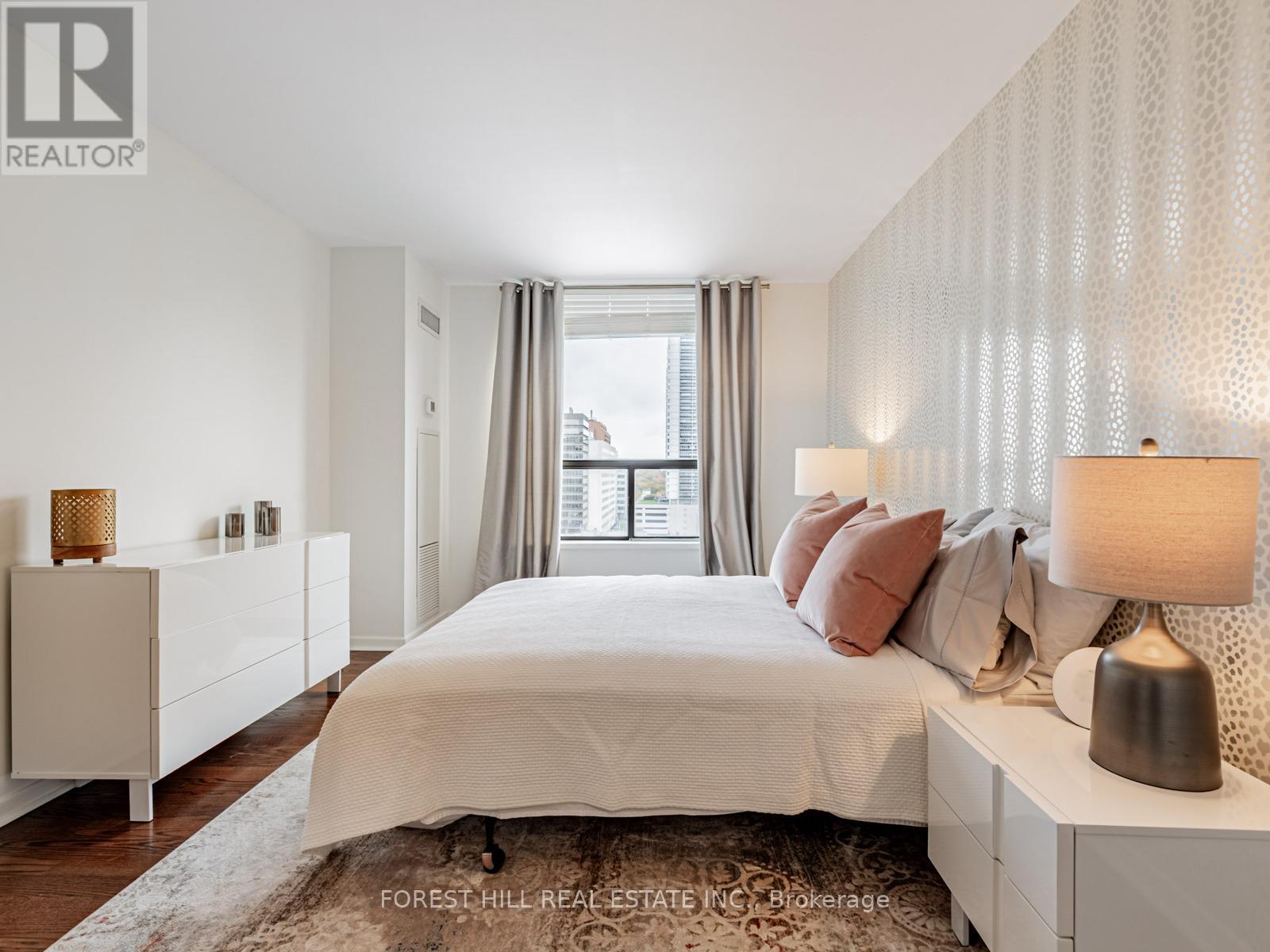 902 - 47 St Clair Avenue W, Toronto, Ontario  M4V 3A5 - Photo 19 - C12753224