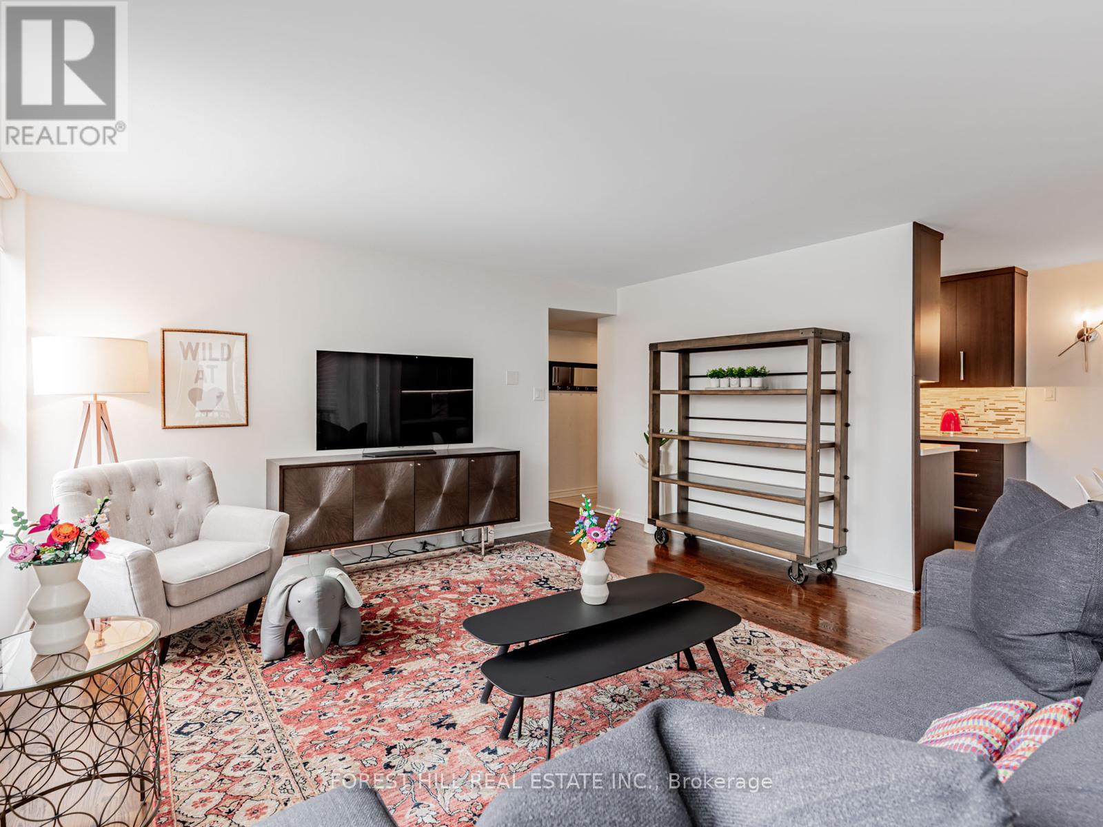 902 - 47 St Clair Avenue W, Toronto, Ontario  M4V 3A5 - Photo 6 - C12753224