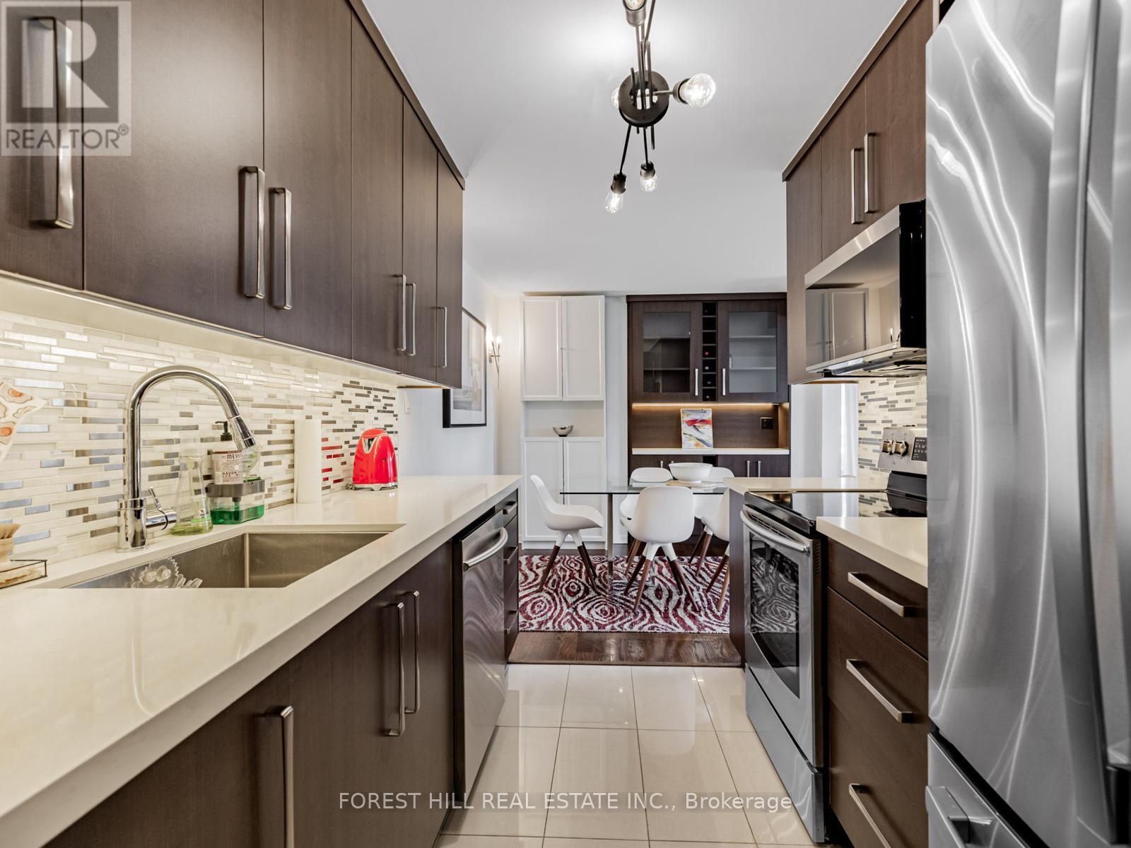 902 - 47 St Clair Avenue W, Toronto, Ontario  M4V 3A5 - Photo 9 - C12753224