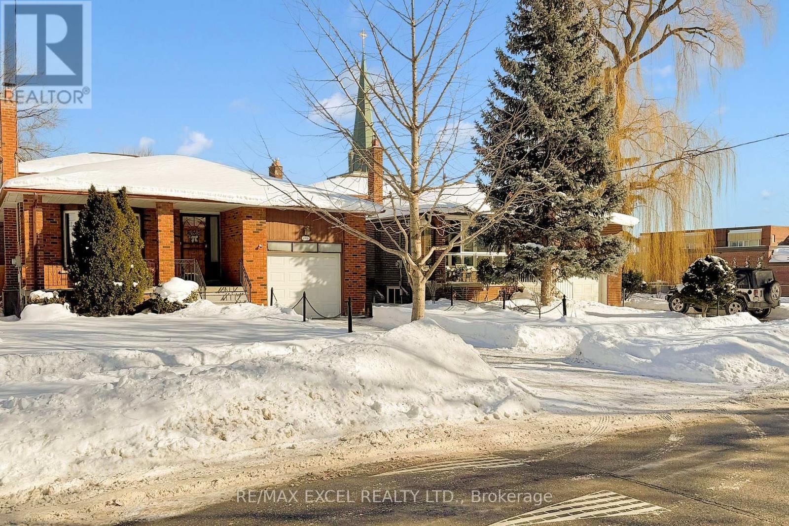 1089a Lillian Street, Toronto, Ontario  M2M 3G1 - Photo 2 - C12753240