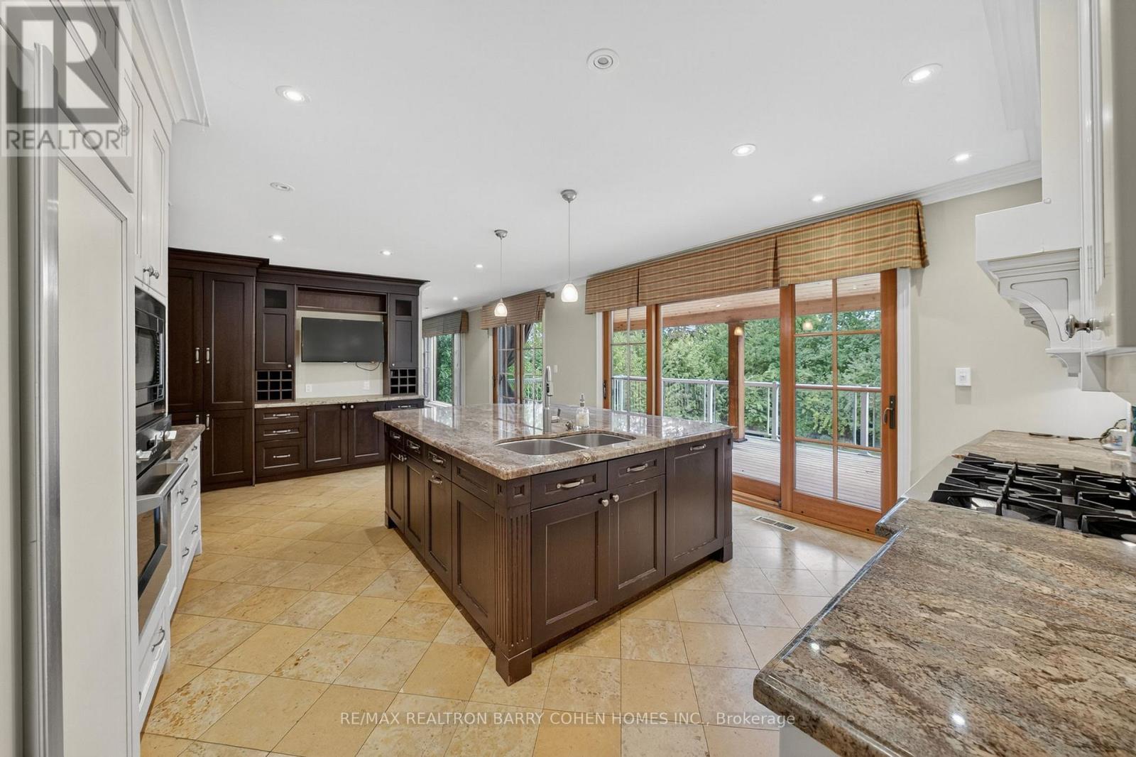 11 Tudor Gate, Toronto, Ontario  M2L 1N3 - Photo 10 - C12753276