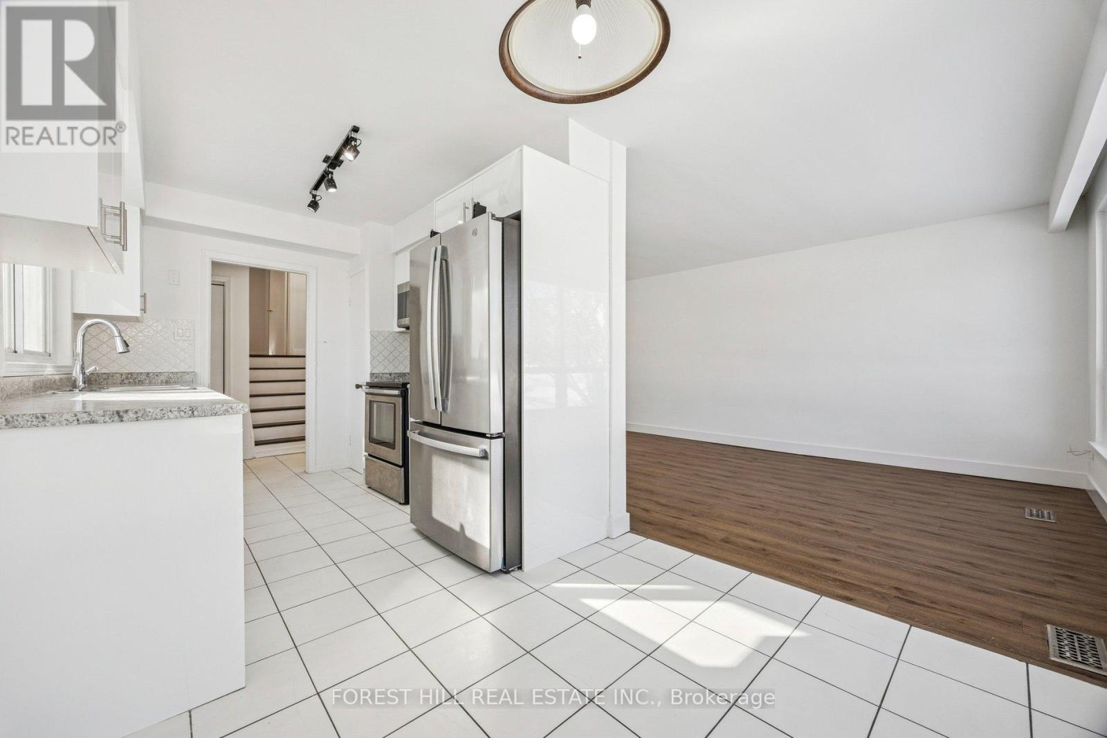 26 Fenside Drive, Toronto, Ontario  M3A 2V3 - Photo 12 - C12753284