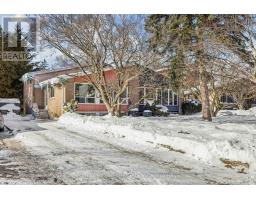 26 FENSIDE DRIVE, Toronto, Ontario
