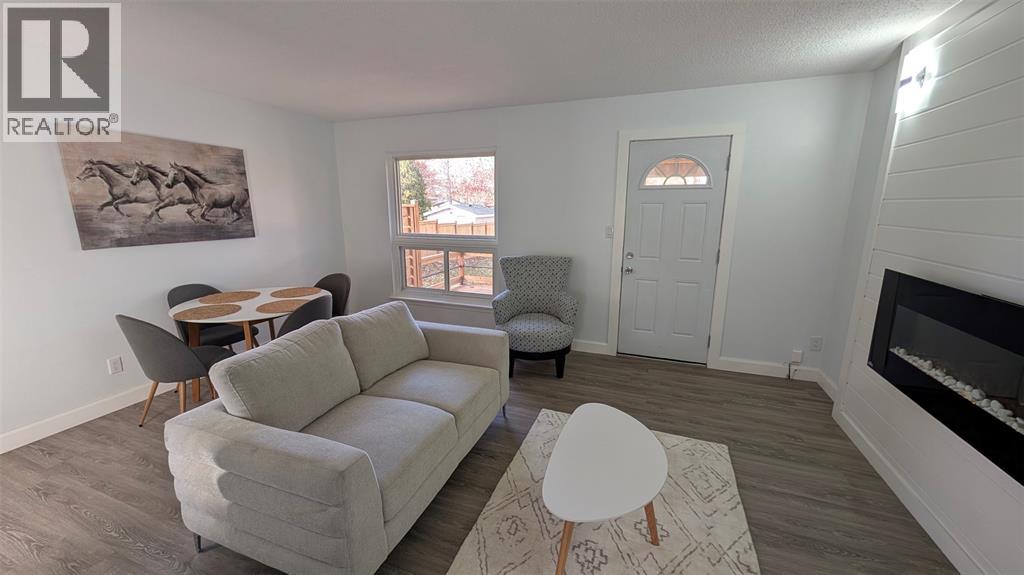 110 Fairview Place, Sarnia, Ontario  N7S 4E1 - Photo 4 - 26002475