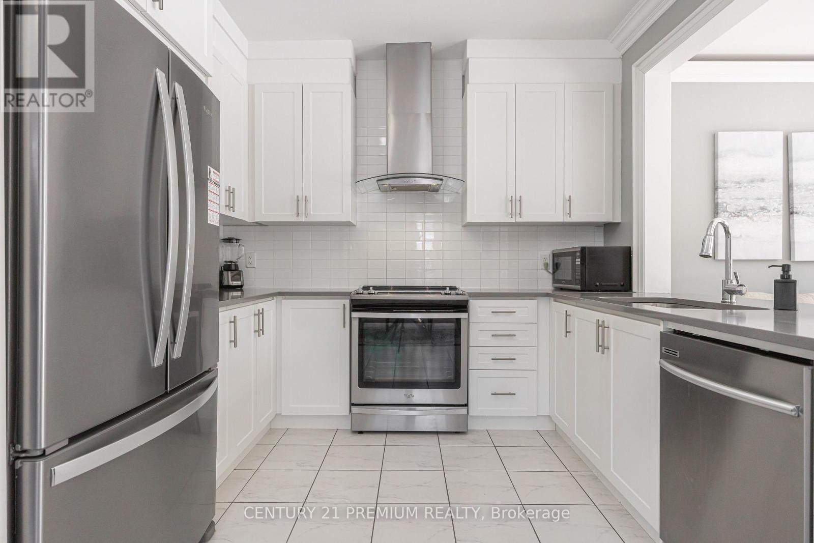 25 Christine Elliott Avenue, Whitby, Ontario  L1P 0B8 - Photo 10 - E12753246