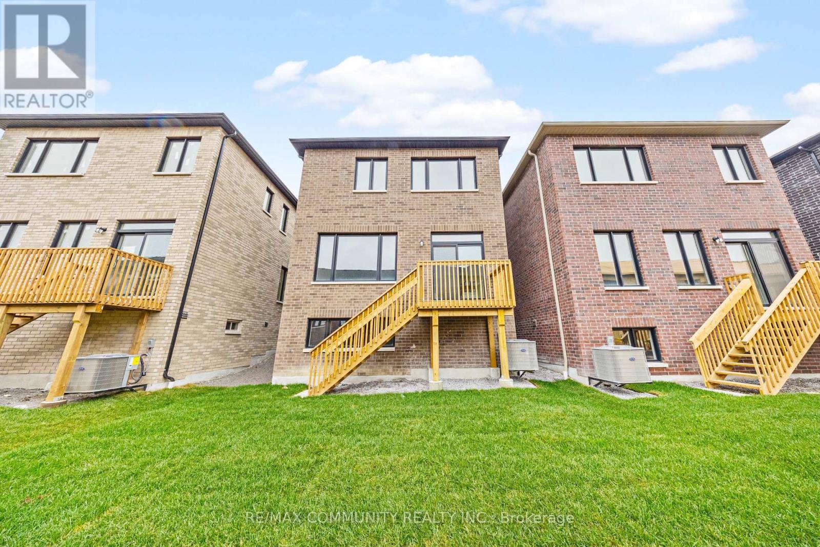 1811 Narcissus Gardens, Pickering, Ontario  L1Y 0B6 - Photo 23 - E12753306