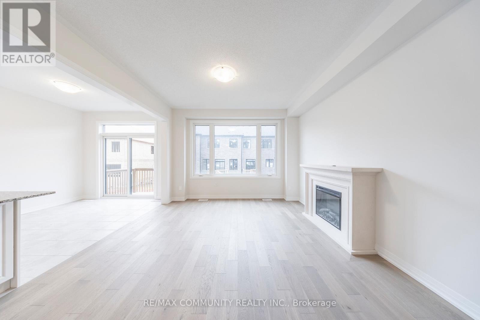 1811 Narcissus Gardens, Pickering, Ontario  L1Y 0B6 - Photo 8 - E12753306