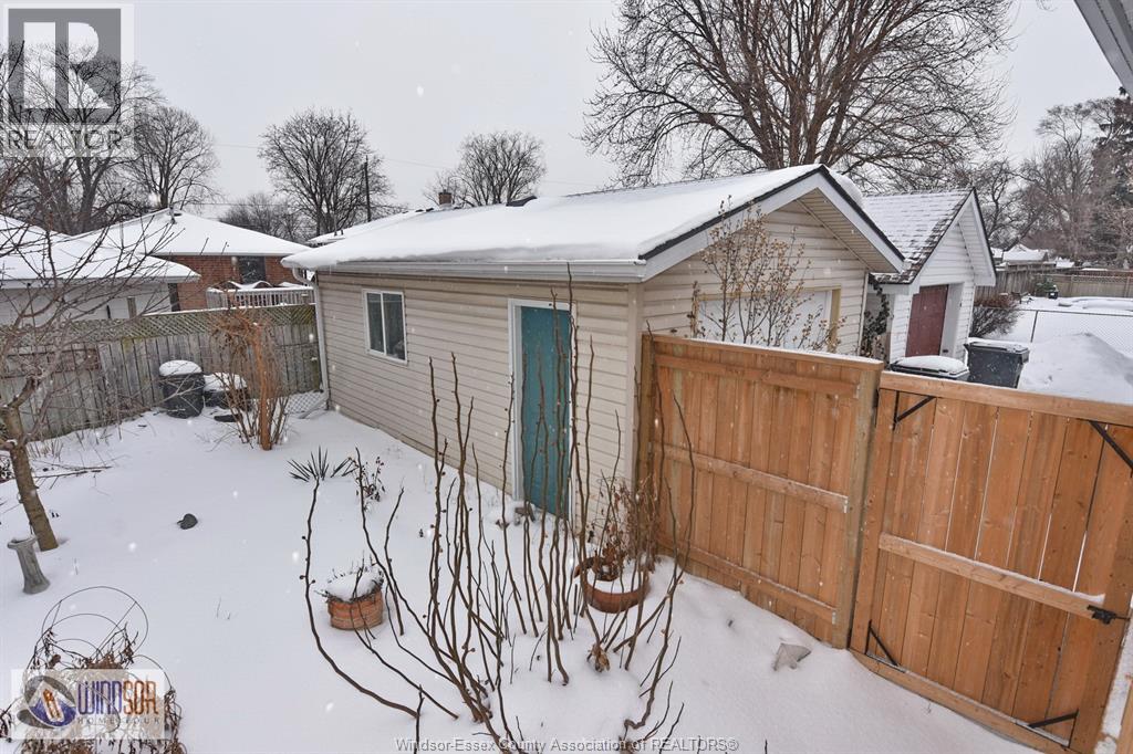 2471 Pillette, Windsor, Ontario N8T 1P7 - Photo 11 - 26002474