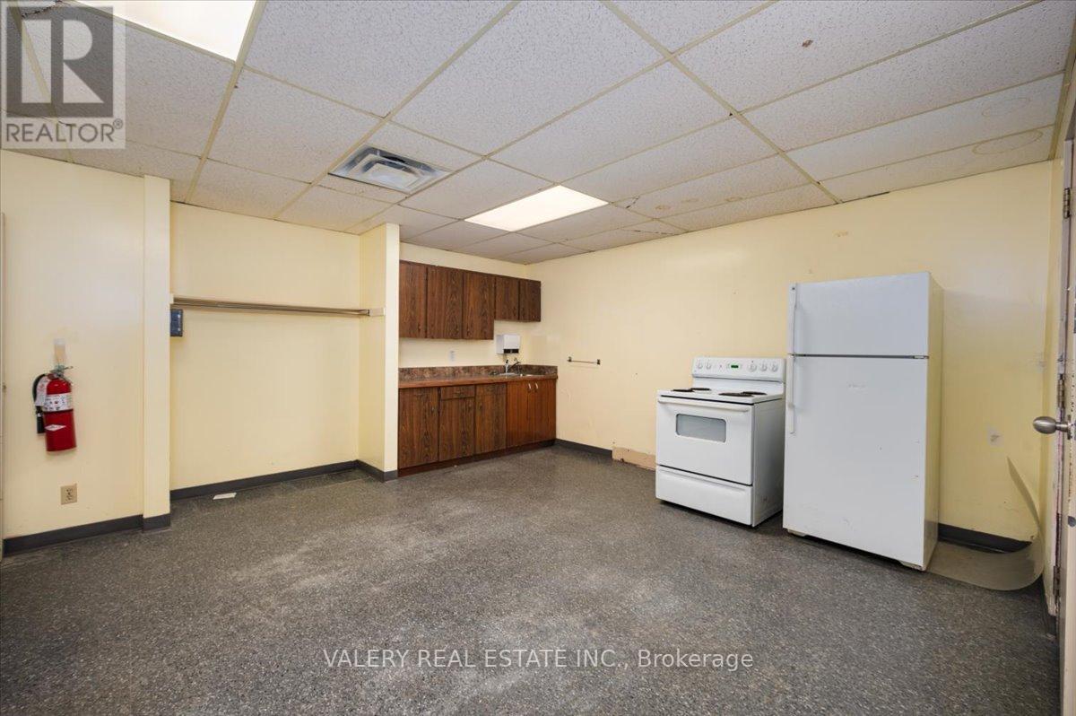 10 Cameron Street W, Brock, Ontario  L0E 1E0 - Photo 6 - N12753296